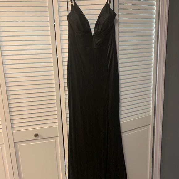 Black Dress - Picture 3 of 6